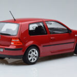 Volkswagen Golf Mk4 Red Norev 1:18 - image 3 of 7