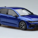 Volkswagen Golf Mk8 R Blue Otto 1:18 - image 4 of 6