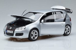 Volkswagen Golf GTI Mk5 Pirelli Edition Silver Norev 1:18 188425 Diecast — photo 2 of 7