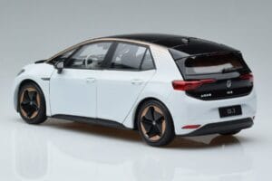 Volkswagen ID.3 White FAW 1:18 ZVN000001WEI Diecast — photo 6 of 7