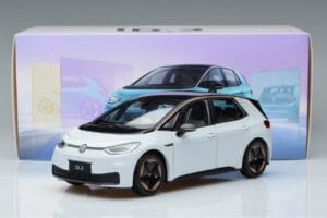 Volkswagen ID.3 White FAW 1:18 ZVN000001WEI Diecast — photo 7 of 7