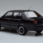 Volkswagen Jetta Mk2 Black Otto 1:18 - image 5 of 6