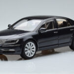 Volkswagen Phaeton V6 Mazeppa Grey Kyosho 1:18
