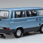 Volkswagen T3 Multivan Blue Norev 1:18 - image 2 of 6
