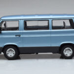 Volkswagen T3 Multivan Blue Norev 1:18 - image 3 of 6