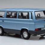 Volkswagen T3 Multivan Blue Norev 1:18 - image 5 of 6
