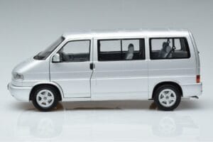 Volkswagen T4b Transporter Caravelle Minibus Schuco 1:18 450041500 Diecast — photo 5 of 8