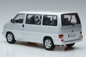 Volkswagen T4b Transporter Caravelle Minibus Schuco 1:18 450041500 Diecast — photo 7 of 8