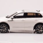 Volkswagen Tiguan R White Otto 1:18 - image 3 of 6