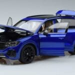 Volkswagen Touareg CR Blue FAW 1:18 LTC761021BLU Diecast - image 2 of 7