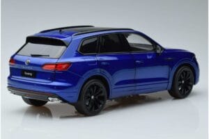 Volkswagen Touareg CR Blue FAW 1:18 LTC761021BLU Diecast — photo 3 of 7