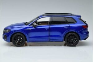 Volkswagen Touareg CR Blue FAW 1:18 LTC761021BLU Diecast — photo 4 of 7