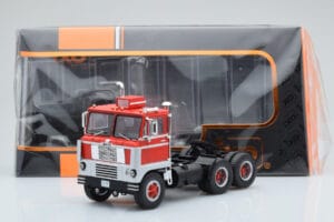 White 7400 Red Silver IXO 1:43 TR170 Diecast — photo 5 of 5