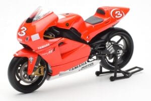 Yamaha YZR-M1 Marlboro Yamaha Team #3 M. Biaggi MotoGP 2002 Minichamps 1:12 122026303 Diecast — photo 2 of 4