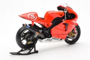 Yamaha YZR-M1 Marlboro Yamaha Team #3 M. Biaggi MotoGP 2002 Minichamps 1:12 122026303 Diecast — photo 3 of 4