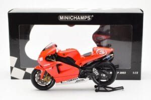 Yamaha YZR-M1 Marlboro Yamaha Team #3 M. Biaggi MotoGP 2002 Minichamps 1:12 122026303 Diecast — photo 4 of 4