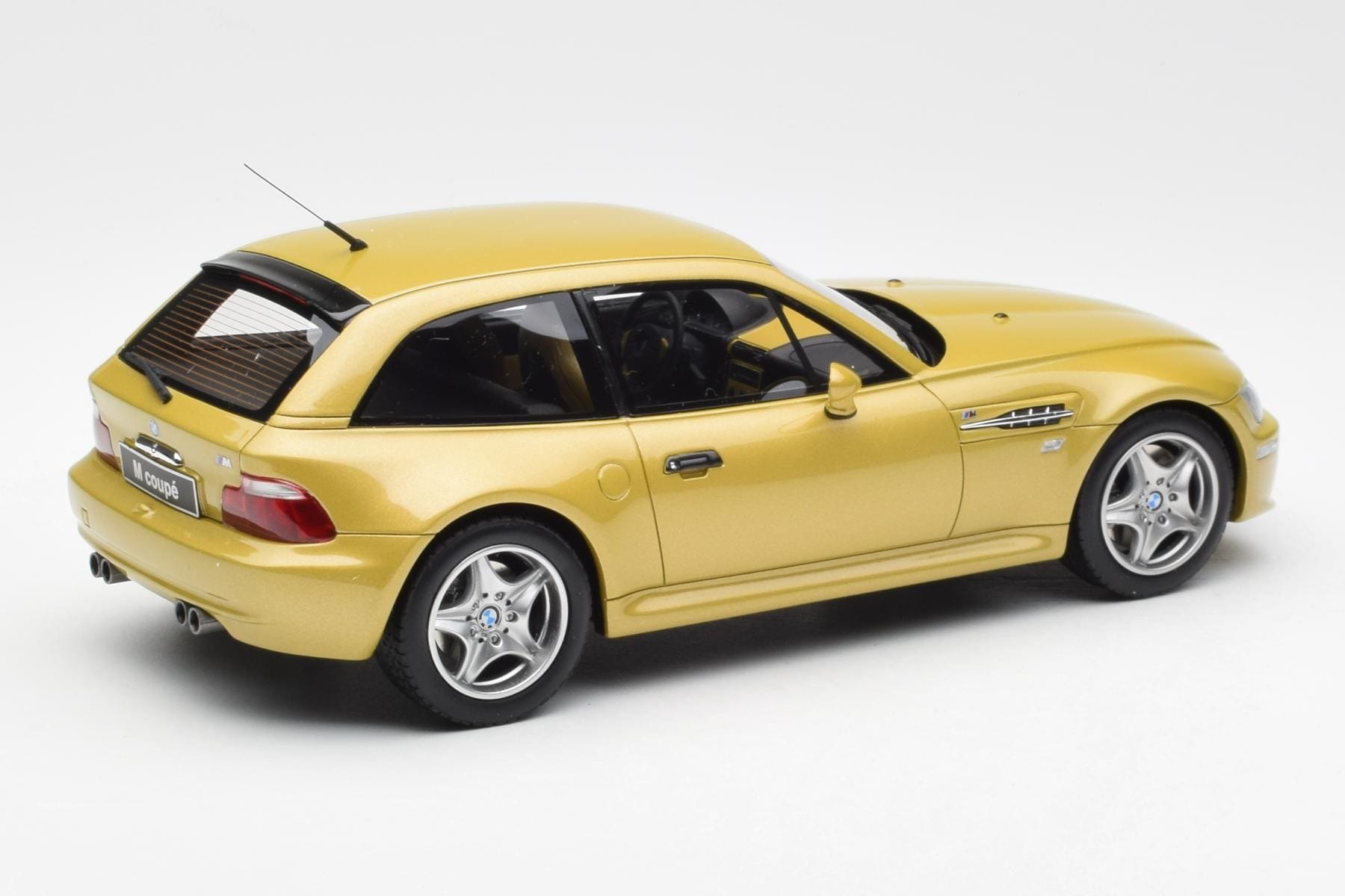 BMW Z3 M Coupe 3.2 Phoenix Yellow Otto 1:18 OT866 Resin — photo 2 of 6