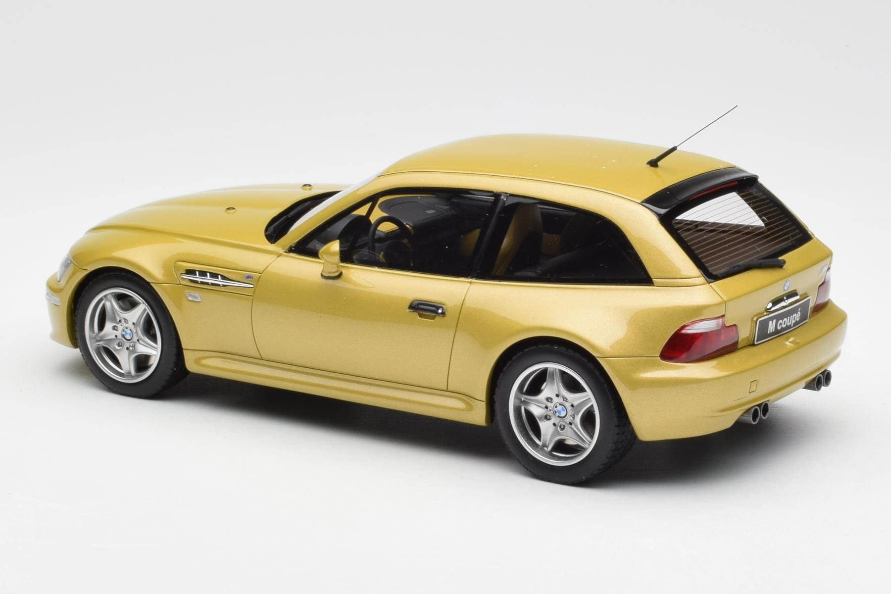 BMW Z3 M Coupe 3.2 Phoenix Yellow Otto 1:18 OT866 Resin — photo 5 of 6