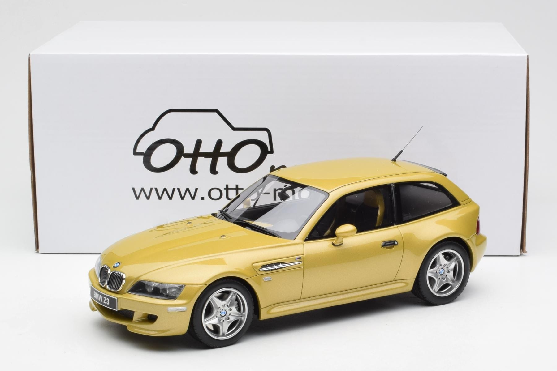 BMW Z3 M Coupe 3.2 Phoenix Yellow Otto 1:18 OT866 Resin — photo 6 of 6