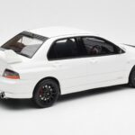Mitsubishi Lancer Evo VIII MR FQ-400 White Otto 1:18 - image 2 of 6