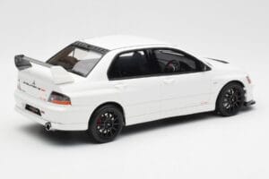 Mitsubishi Lancer Evo VIII MR FQ-400 White Otto 1:18 OT777 Resin — photo 2 of 6