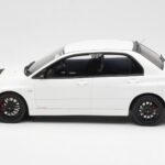 Mitsubishi Lancer Evo VIII MR FQ-400 White Otto 1:18 - image 3 of 6