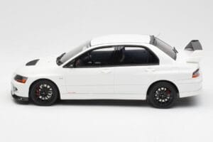 Mitsubishi Lancer Evo VIII MR FQ-400 White Otto 1:18 OT777 Resin — photo 3 of 6