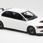 Mitsubishi Lancer Evo VIII MR FQ-400 White Otto 1:18 - image 4 of 6
