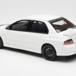 Mitsubishi Lancer Evo VIII MR FQ-400 White Otto 1:18 - image 5 of 6