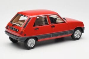 Renault 5 GTL Red Otto 1:18 OT1147 Resin — photo 2 of 6