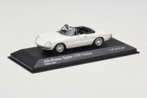 Alfa Romeo 1750 Spider Veloce White Minichamps 1:43 400120530 Diecast — photo 2 of 4