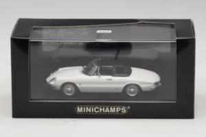 Alfa Romeo 1750 Spider Veloce White Minichamps 1:43 400120530 Diecast — photo 4 of 4