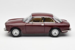 Alfa Romeo 2000 GTV Maroon Red Norev 1:18 187916 Diecast — photo 4 of 8