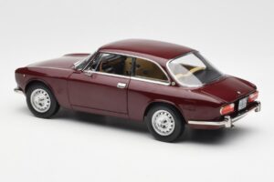 Alfa Romeo 2000 GTV Maroon Red Norev 1:18 187916 Diecast — photo 7 of 8