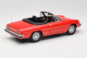 Alfa Romeo 2000 Spider Red Minichamps 1:18 180120930 Diecast — photo 3 of 8