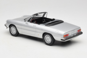 Alfa Romeo 2000 Spider Silver Norev 1:18 187884 Diecast — photo 5 of 6