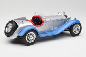Alfa Romeo 2300 Spider Silver Blue Bburago 1:18 3008 Diecast — photo 3 of 8