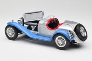 Alfa Romeo 2300 Spider Silver Blue Bburago 1:18 3008 Diecast — photo 5 of 8