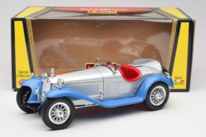 Alfa Romeo 2300 Spider Silver Blue Bburago 1:18 3008 Diecast — photo 8 of 8