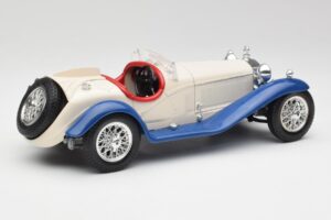 Alfa Romeo 2300 Spider White & Blue Bburago 1:18 3008-M1 Diecast — photo 2 of 6