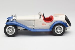 Alfa Romeo 2300 Spider White & Blue Bburago 1:18 3008-M1 Diecast — photo 3 of 6
