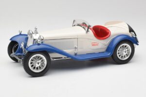 Alfa Romeo 2300 Spider White & Blue Bburago 1:18 3008-M1 Diecast