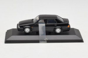 Alfa Romeo 75 3.0 V6 Black Minichamps 1:43 403120463 Diecast