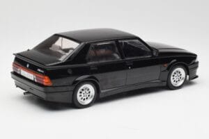 Alfa Romeo 75 Turbo Evoluzione Black MCG 1:18 MCG18429 Diecast — photo 2 of 6