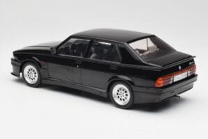 Alfa Romeo 75 Turbo Evoluzione Black MCG 1:18 MCG18429 Diecast — photo 5 of 6