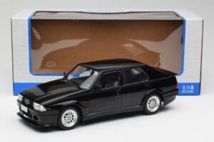 Alfa Romeo 75 Turbo Evoluzione Black MCG 1:18 MCG18429 Diecast — photo 6 of 6