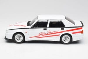 Alfa Romeo 75 Turbo Evoluzione White MCG 1:18 MCG18430 Diecast — photo 3 of 6