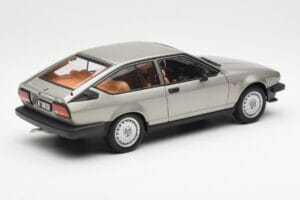 Alfa Romeo Alfetta GTV 2.0 Grey Metallic AUTOart 1:18 70147 Diecast — photo 3 of 8