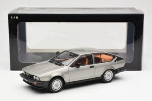 Alfa Romeo Alfetta GTV 2.0 Grey Metallic AUTOart 1:18 70147 Diecast — photo 8 of 8