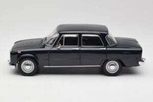 Alfa Romeo Giulia 1300 Blue Minichamps 1:18 180120905 Diecast — photo 4 of 8
